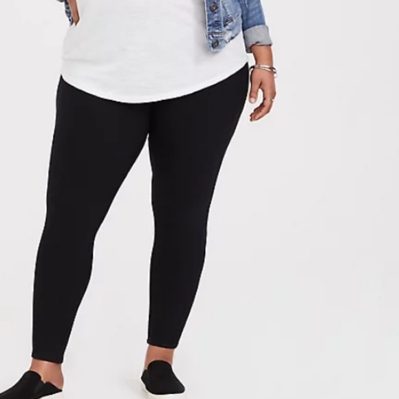 Premium Black Leggings - Picture 2 of 3